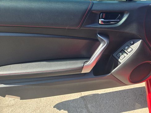 Used 2013 Subaru BRZ Limited w/ Popular Pkg 2C image 9