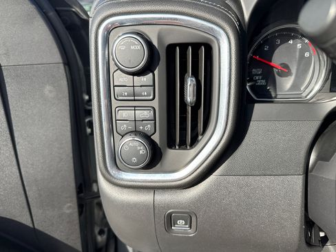 Used 2021 Chevrolet Silverado 1500 RST AWD/4WD image 15