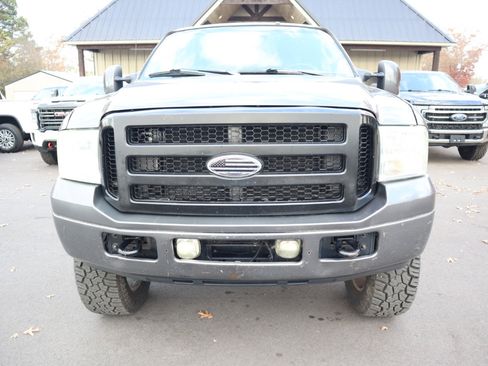 Used 2006 Ford F250 Lariat image 2