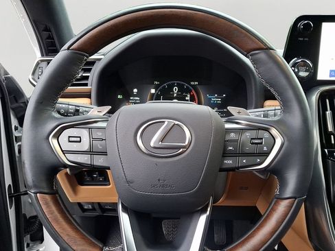 Used 2025 Lexus LX 600 4WD w/ Luxury Package image 22