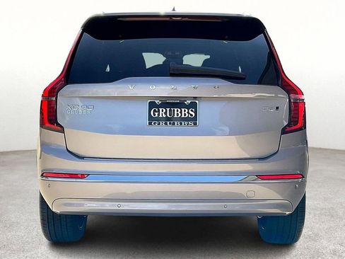 New 2026 Volvo XC90 B6 Plus w/ Protection Package Premier image 7