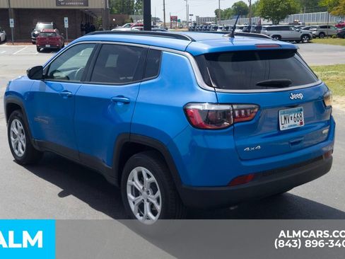 Used 2024 Jeep Compass Latitude AWD/4WD image 9