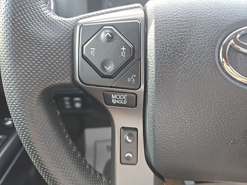 Used 2017 Toyota Tacoma TRD Sport w/ Tow Package (A/T) image 17