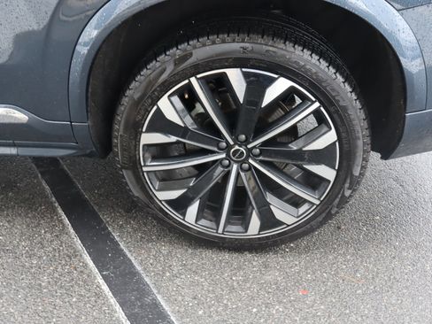 Used 2025 Volvo XC90 B6 Plus image 39