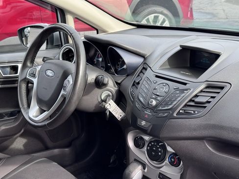 Used 2015 Ford Fiesta SE image 21