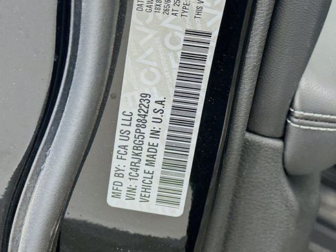 Used 2023 Jeep Grand Cherokee L Limited AWD/4WD image 26