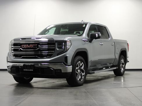 Used 2025 GMC Sierra 1500 SLT w/ SLT Premium Plus Package AWD/4WD image 8