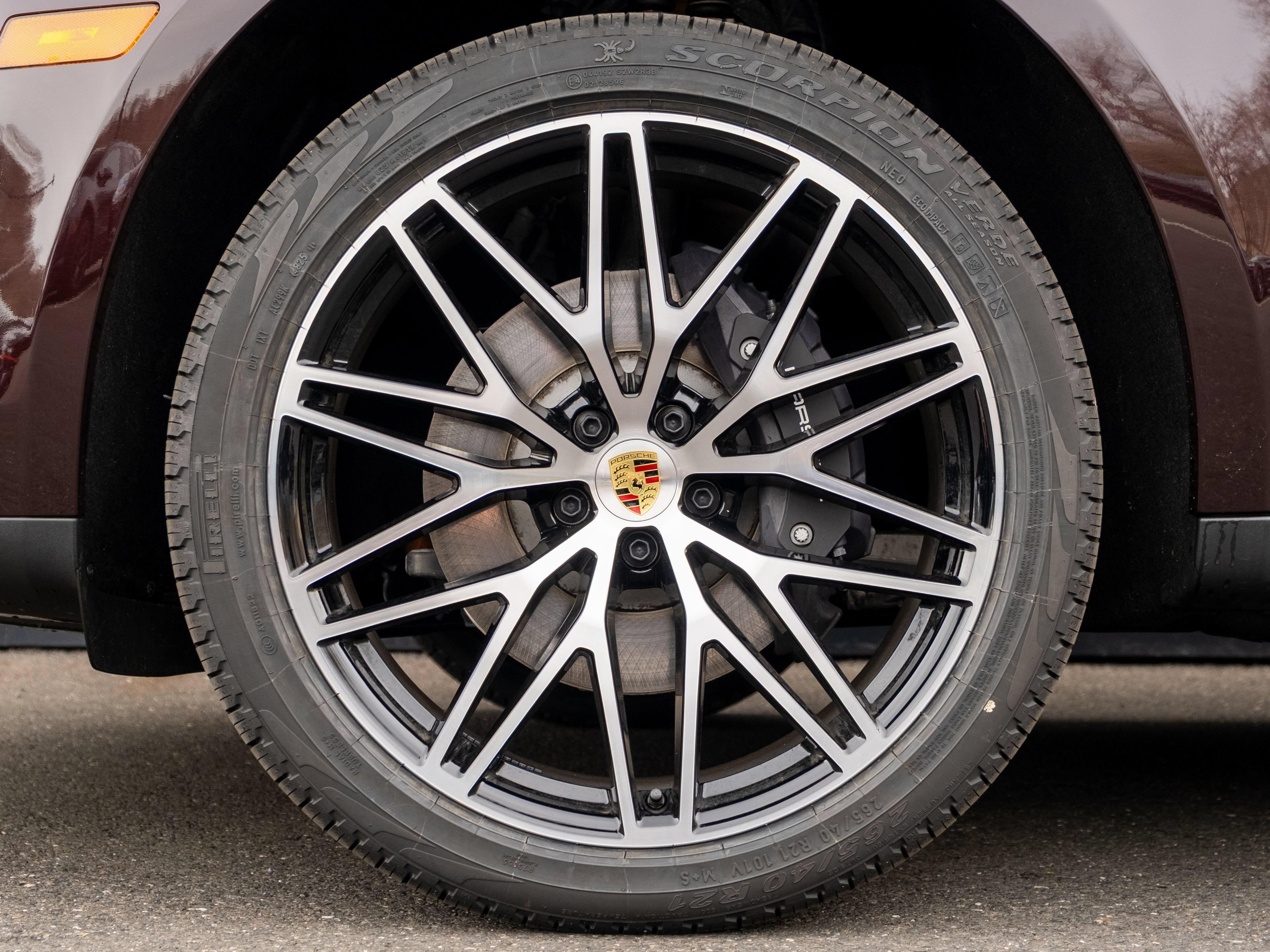Certified 2026 Porsche Macan AWD/4WD image 12