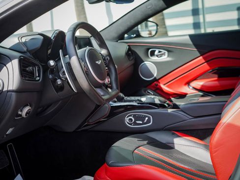 Used 2019 Aston Martin V8 Vantage Coupe RWD image 7