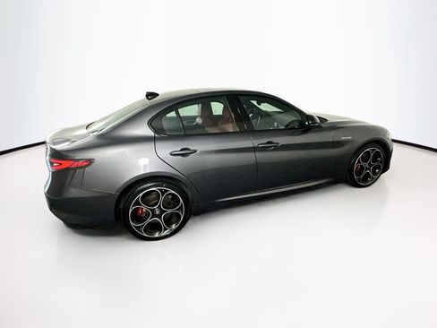 Used 2024 Alfa Romeo Giulia Veloce AWD/4WD image 10