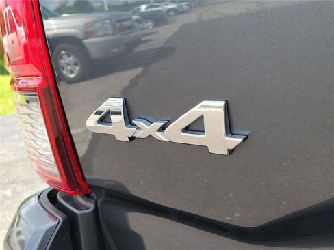 Used 2023 Toyota Tacoma SR AWD/4WD image 8