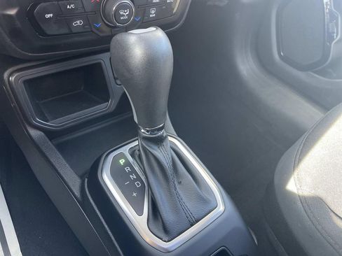 Used 2020 Jeep Renegade Altitude image 25