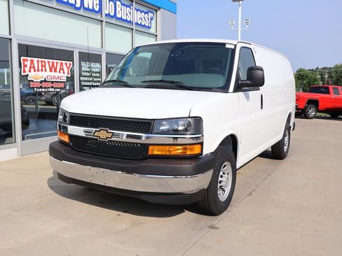 New 2026 Chevrolet Express 2500 w/ Enhanced Convenience Package RWD image 6