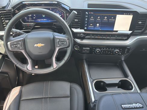 Used 2026 Chevrolet Silverado 2500 High Country w/ High Country Premium Package AWD/4WD image 27