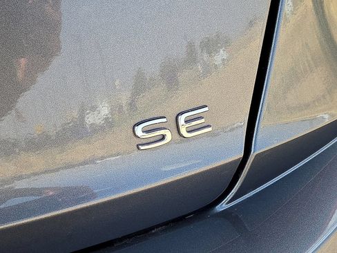 Used 2025 Volkswagen Jetta SE FWD image 13