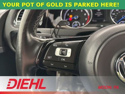 Used 2017 Volkswagen Golf R 4-Door image 25