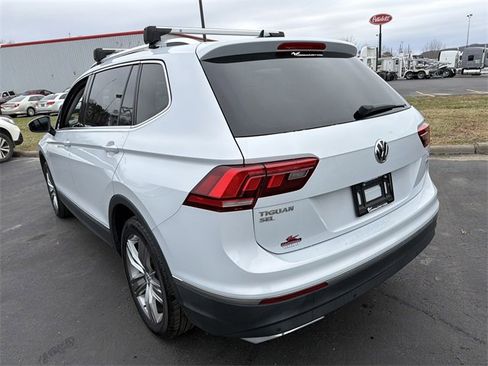 Used 2018 Volkswagen Tiguan SEL Premium image 6