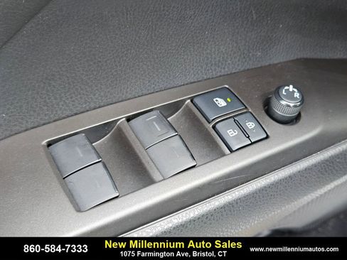 Used 2022 Toyota Camry SE image 17