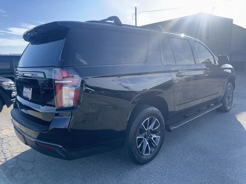 Used 2022 Chevrolet Suburban Z71 w/ Z71 Off-Road Package image 3