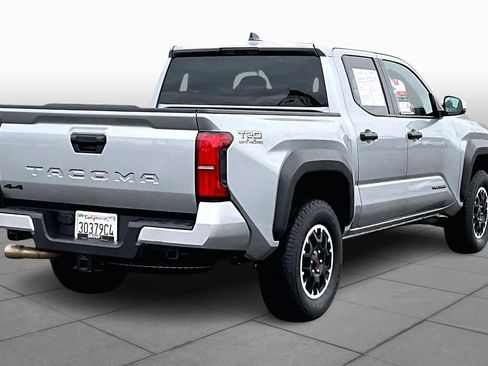 Certified 2025 Toyota Tacoma TRD Off-Road image 12