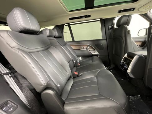 Used 2025 Land Rover Range Rover Long Wheelbase SE AWD/4WD image 24