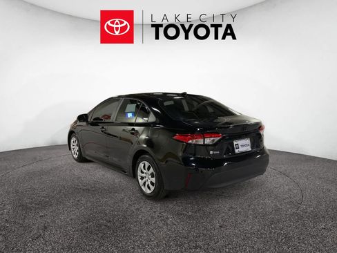 Used 2023 Toyota Corolla LE image 4
