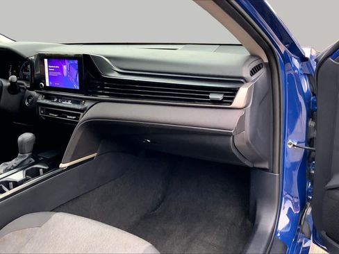 Used 2025 Toyota Camry LE FWD image 18