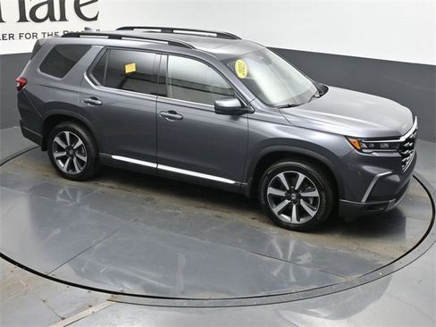 Used 2025 Honda Pilot Touring image 38