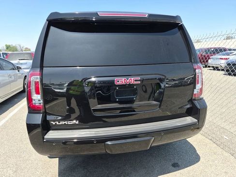 Used 2017 GMC Yukon SLT RWD image 3