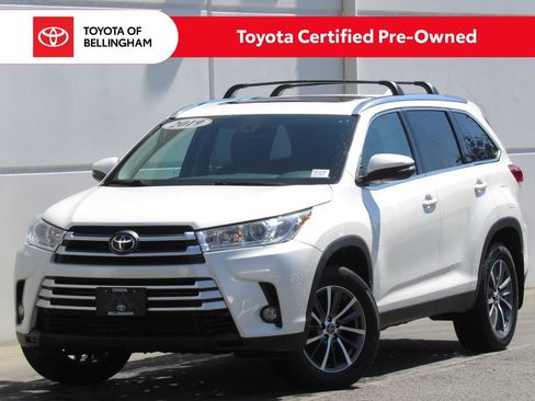Certified 2019 Toyota Highlander XLE AWD/4WD image 1