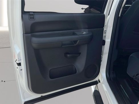 Used 2011 GMC Sierra 1500 SLE w/ SLE White Diamond Edition AWD/4WD image 18