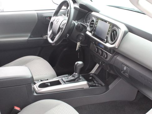 Used 2021 Toyota Tacoma SR5 RWD image 29