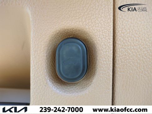 Used 2016 Cadillac Escalade Platinum image 13