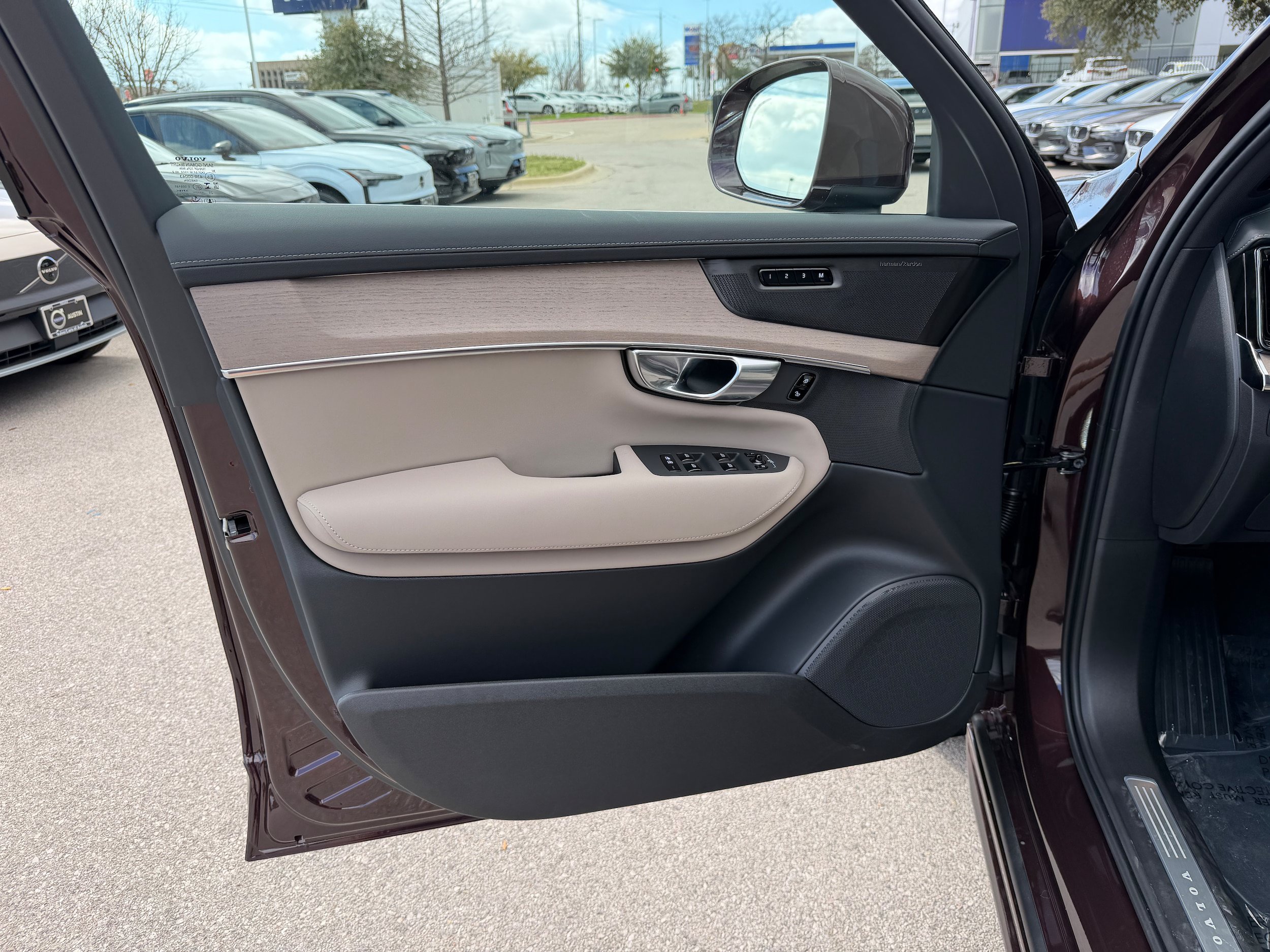 New 2026 Volvo XC90 T8 Plus AWD/4WD image 18