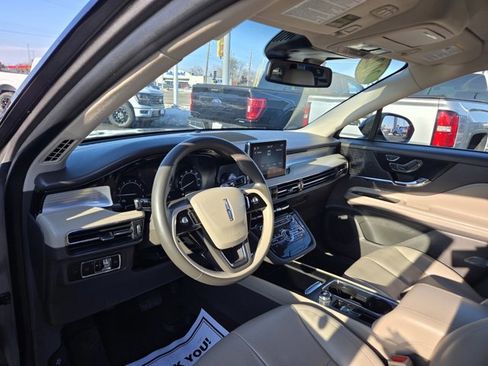 Used 2022 Lincoln Corsair AWD w/ Equipment Group 101A image 2