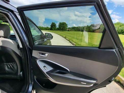 Used 2017 Hyundai Santa Fe SE FWD image 26
