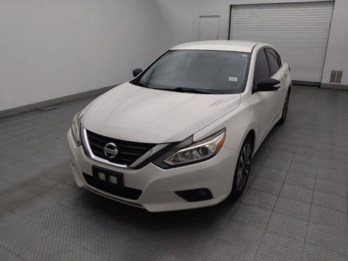Used 2016 Nissan Altima 2.5 SL w/ Interior Lighting Package FWD image 15