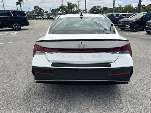 Certified 2025 Hyundai Elantra Sport image 7