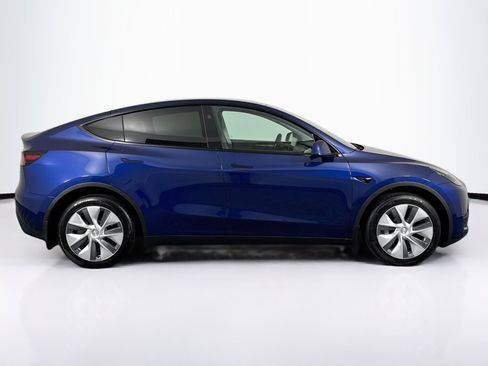 Used 2023 Tesla Model Y Long Range image 12