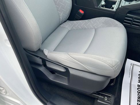 Used 2025 Toyota Tacoma SR5 w/ SR5 Upgrade Package image 30