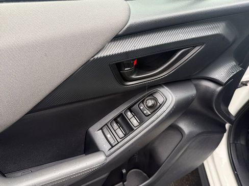 Used 2024 Subaru Crosstrek 2.0i Premium image 11