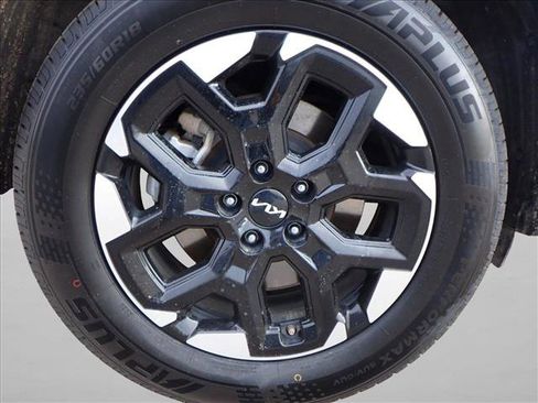 Used 2024 Kia Sorento S image 7