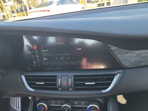 Used 2022 Alfa Romeo Giulia Sprint image 14