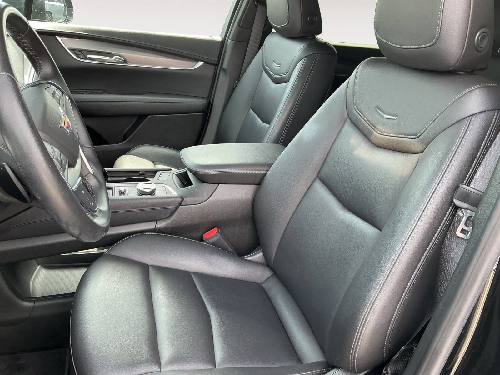 Used 2023 Cadillac XT5 Luxury FWD image 9
