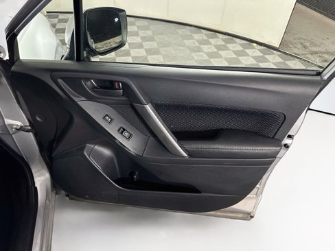 Used 2017 Subaru Forester 2.5i Premium AWD/4WD image 32