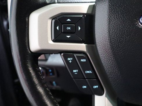 Used 2022 Ford F250 Lariat w/ Lariat Ultimate Package AWD/4WD image 37