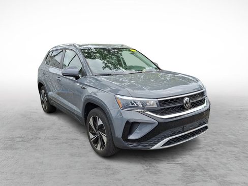 Used 2023 Volkswagen Taos SE AWD/4WD image 3