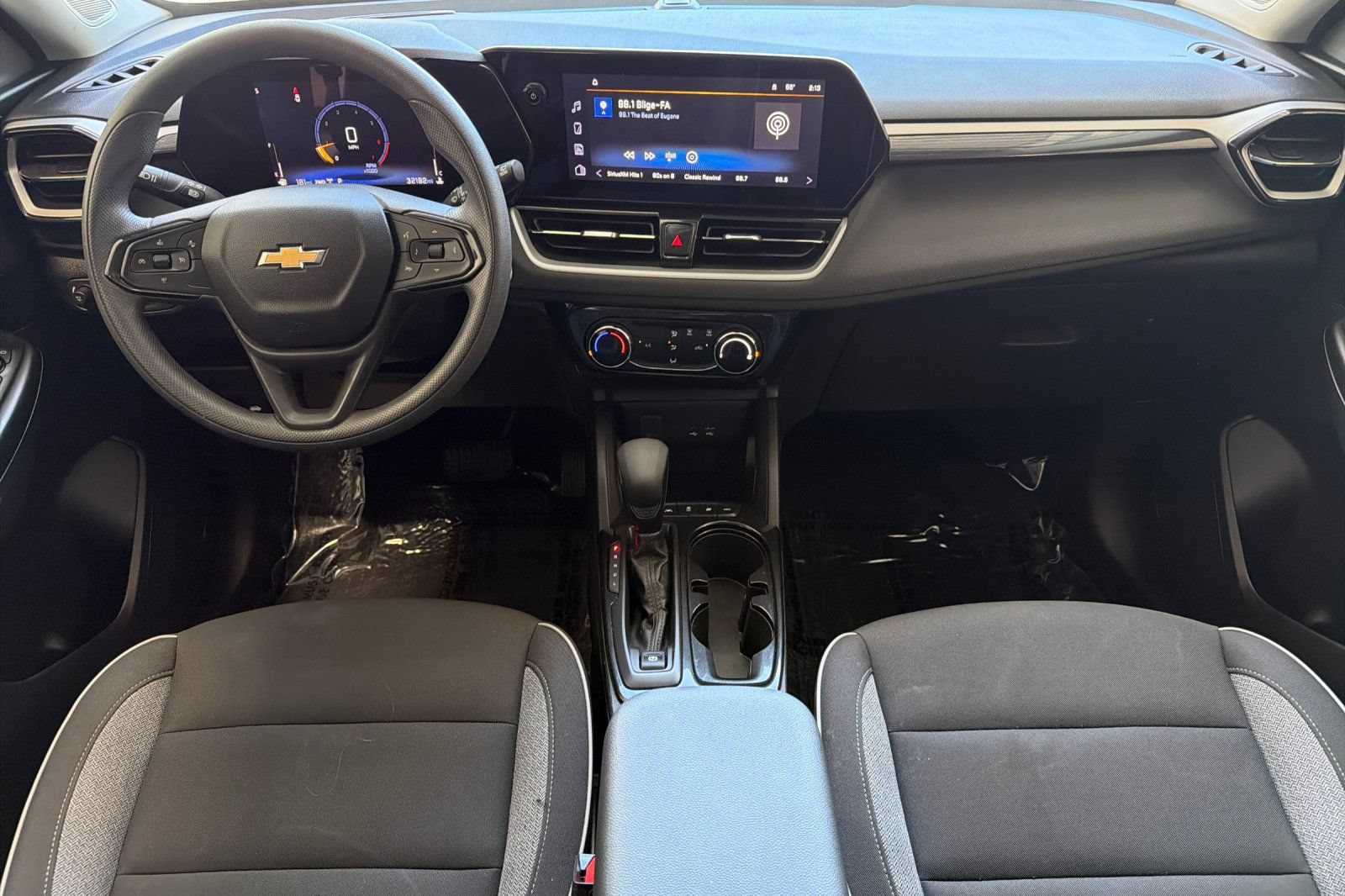Used 2025 Chevrolet TrailBlazer LT AWD/4WD image 13
