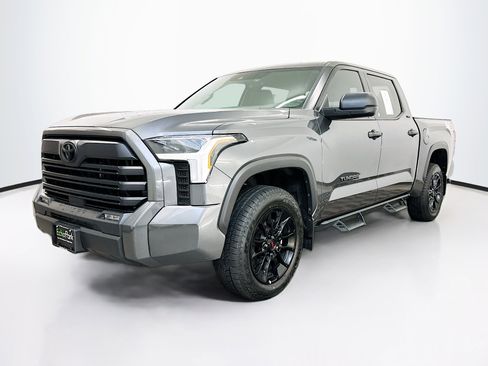 Used 2025 Toyota Tundra SR5 image 3