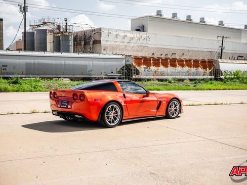 Used 2011 Chevrolet Corvette Z06 w/ Z06 Carbon Fiber Package RWD image 22